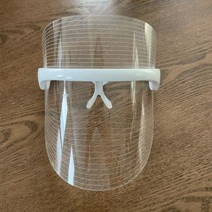 DMH Aesthetics LED Mask Poosh